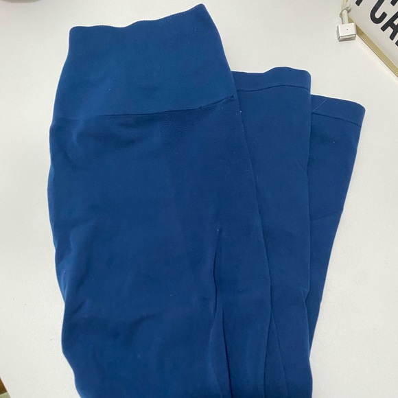 Alphalete Amplify Leggings - Picture 3 of 4